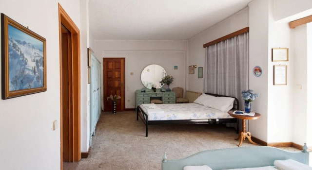 Private comfortable room for 4
