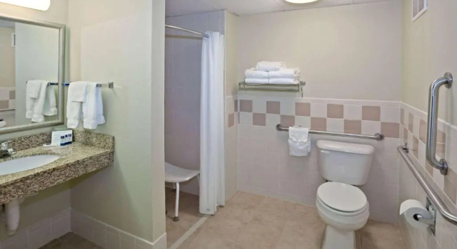 Номер Standard AmericInn by Wyndham Lincoln South