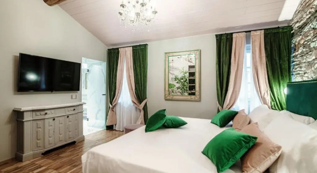 Номер Standard Aurum - Como Luxury Suites