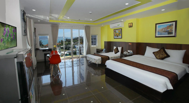 Люкс с балконом Melyna Hotel