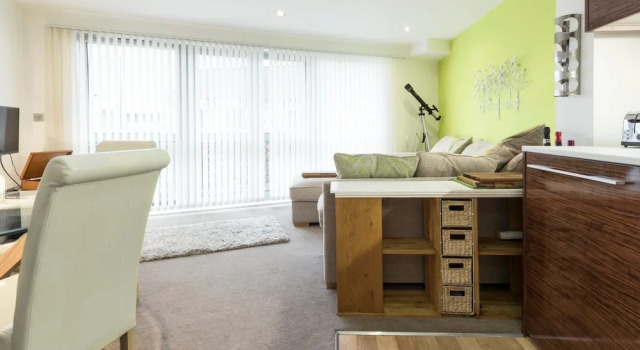 Chic, Spacious 1-br Flat For 2 In Central Bristol