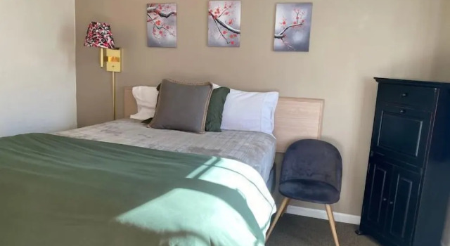 Monte Bianco Inn, Забронировать Отель Маунт-Шаста штат Калифорния, рядом с Mercy Medical Center Mt. Shasta
