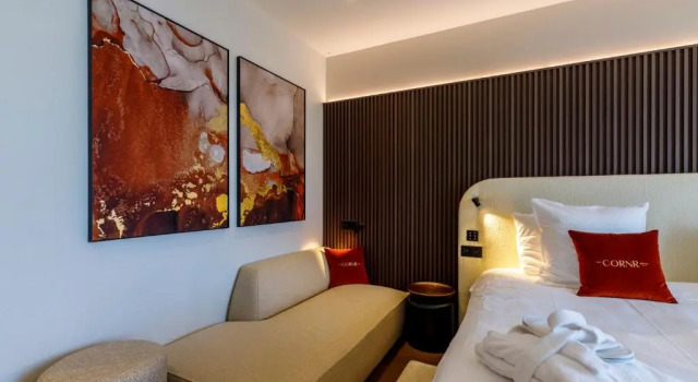Полулюкс The CORNR Hotel