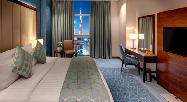 Апартаменты с 3 комнатами с видом на Бурдж-Халифа Апарт-отель Royal Continental Suites Business Bay Apart-Hotel