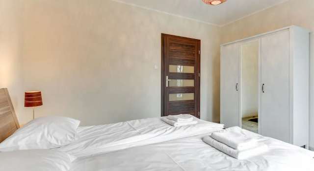 Flats For Rent - Chmielna Riverside, Varaa Hotelli Hotellit Pommeri pysäköinnillä, Pysäköinti