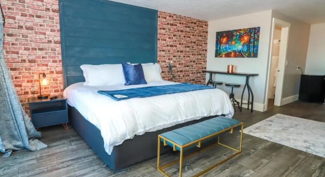 Номер Standard с балконом Gunstock Inn & Suites