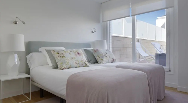Gladys Attic Apartment by FeelFree Rentals, Rezerwuj Apartament Hotele w Baskonia z parkingiem, Parking