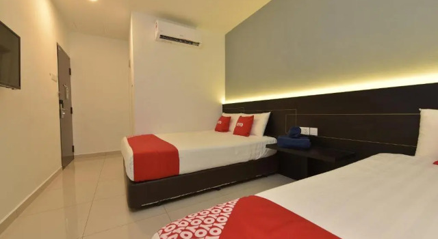 Люкс Capital O 90609 Gc Hotel