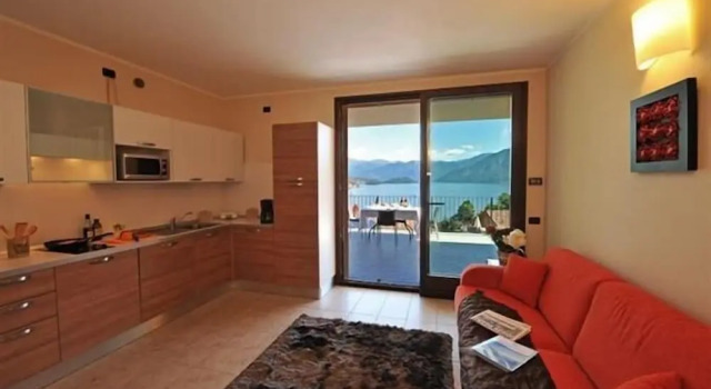 Residence Eden Camelia 6, Book Hotel Hotels in Como with a Pool, Swimming Pool