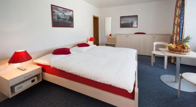 Трёхместный номер Standard Hôtel du Port