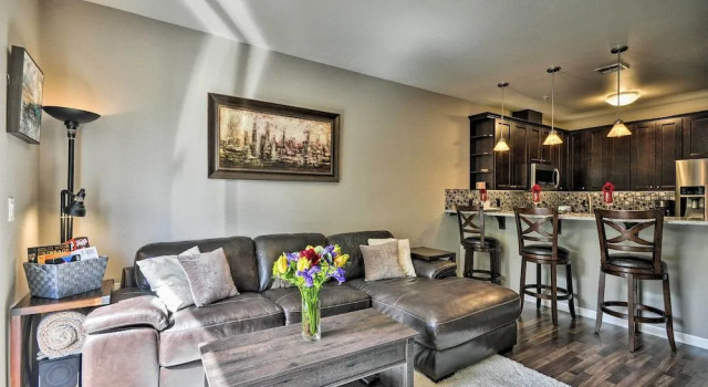 Modern Vancouver Townhome - Right on Main St!, Reserva ahora Hotel Vancouver Willamette Valley