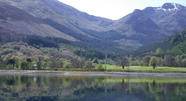 Коттедж с 3 комнатами Glenachulish Bay with Hot Tub
