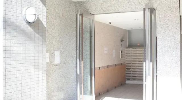 Cross Stage, Prenota Appartamento Hakata 