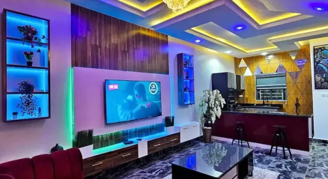 2 Bed Apartment 6 - Chic Benin City Hideaway, Buchen Sie Ferienwohnung Benin-Stadt 