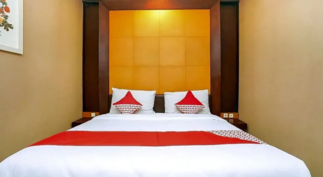 Suite Deluxe OYO 252 Istana Permata Ngagel