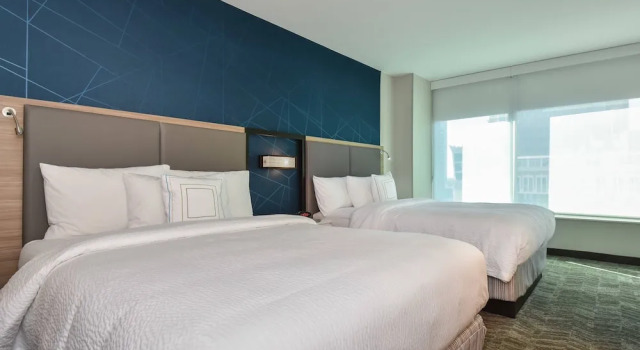 Четырёхместный люкс SpringHill Suites by Marriott Charlotte City Center