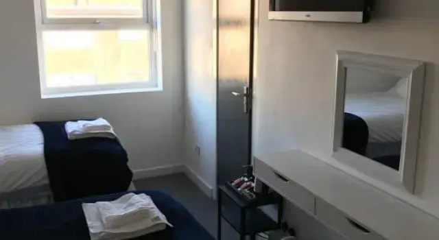 Трёхместный семейный номер Standard Alexandra Hotel