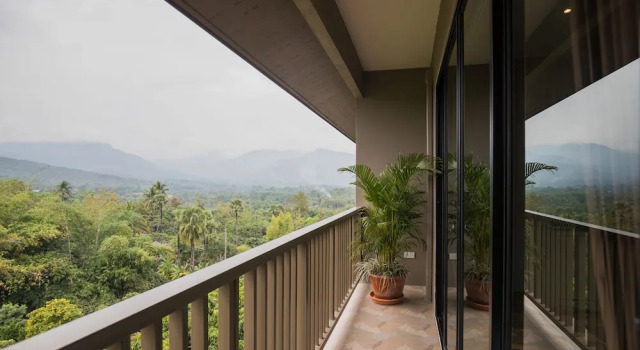 Standard triplă familie cameră cu balcon Thanburi Resort