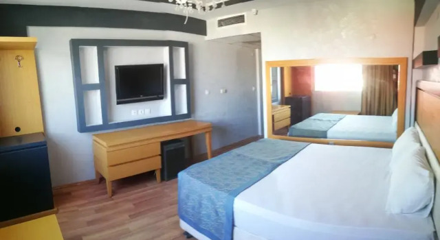 Unaten Otel