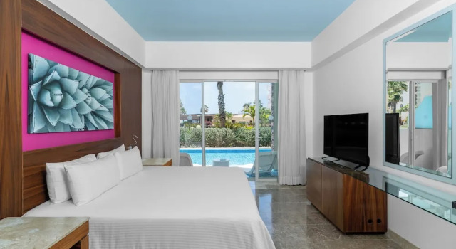 Полулюкс Altitude by Krystal Grand Los Cabos - All Inclusive