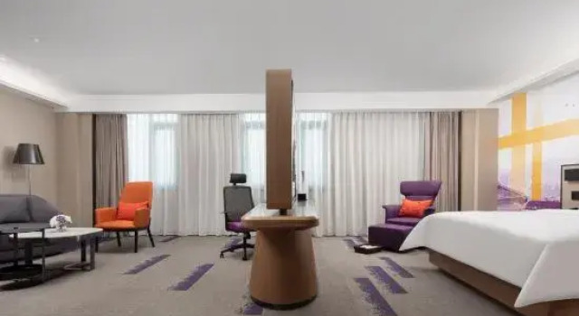 Люкс Hampton by Hilton Guiyang Nanming Railway Station