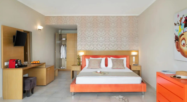 Полулюкс с красивым видом из окна Alexandra Golden Boutique Hotel-Adults Only