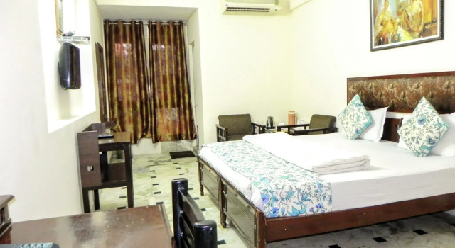 Номер Standard Hotel Kishan Kunj