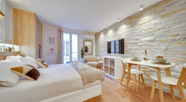 Апартаменты Amazing Historical Parisien Studio Next TO Louvre Area ! - 2