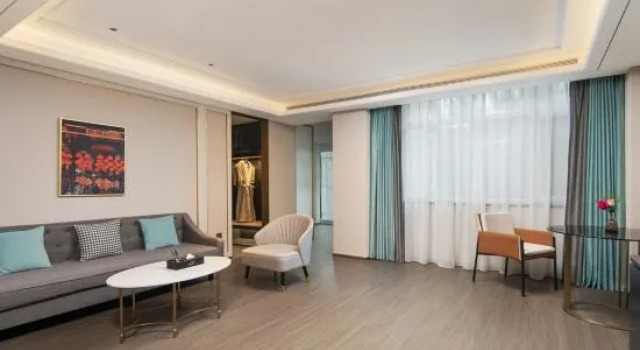Люкс Deluxe XANA Deluxe Hotel (Shenyang Zhongjie Palace Museum Xiaoheyan Morning Market Branch)
