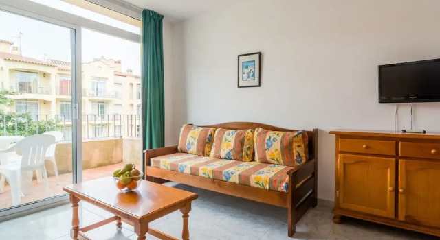 Alluring Apartment in Empuriabrava With Swimming Pool, Забронировать Апартаменты/квартира Отели Эмпуриабравы с завтраком, Завтраки