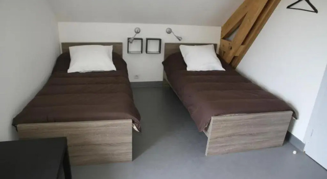 Четырёхместный номер Standard с видом на сад Auberge Saint Jacques