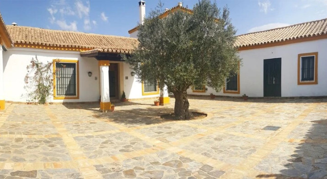 Villa With 7 Bedrooms in Puerto Serrano, With Wonderful Mountain View,, Book Villa Puerto Serrano Andalusien