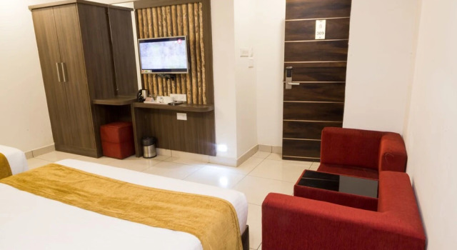 Трёхместный номер Executive The Porch Inn Hotel & Service Apartments Near Nimhans Hospital