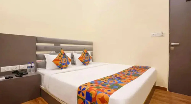 Номер Luxury FabHotel Freedom International