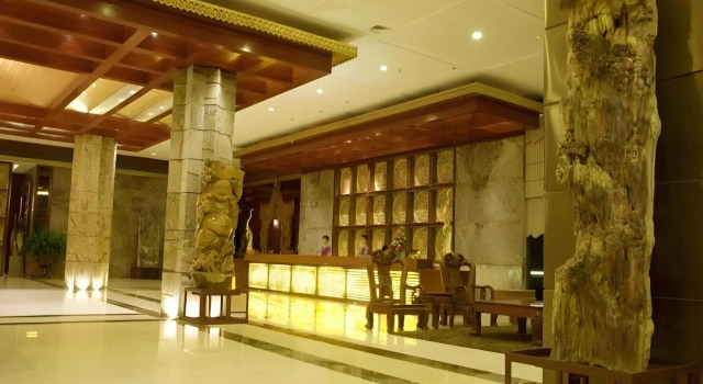 Xishuangbanna Golden Zone Hotel, Prenota Hotel Hotel a Yunnan con piscina, Piscina