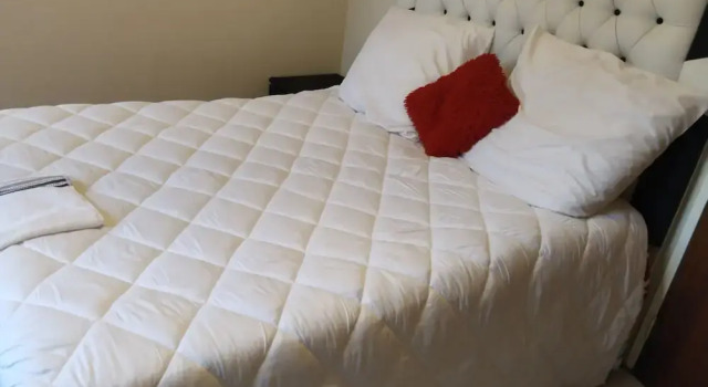 JM TOURS & SAFARIS GUEST House, Buchen Sie Hotel Roodepoort Gauteng
