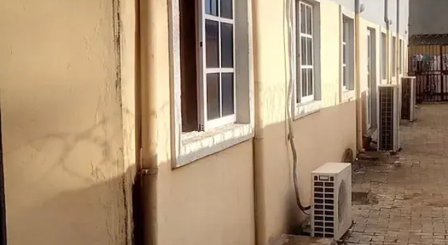Zeepee Place Hotel, Book Hotel Egbe 