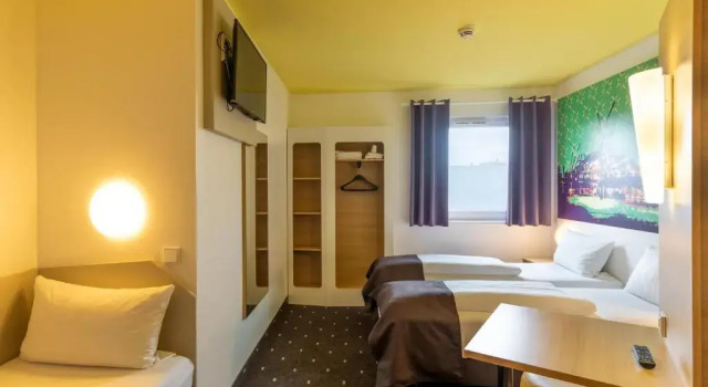 Трёхместный номер Standard B&B Hotel Oberhausen am Centro
