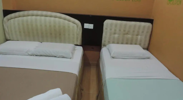 Golden Leaf Hotel @ Taman University