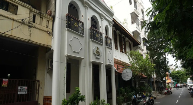 Rebel De Pondicherry