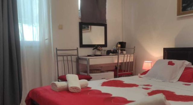 Двухместный номер Standard с балконом Damira Rooms