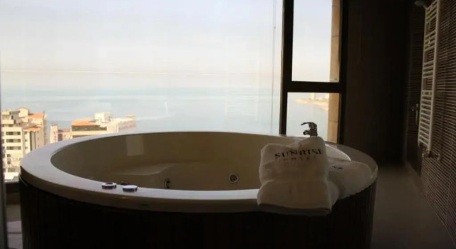 Полулюкс Sunrise Hotel