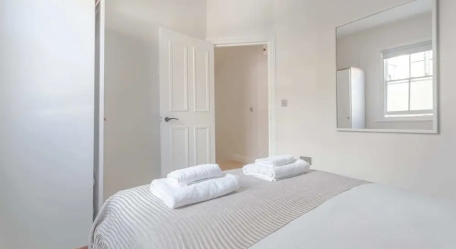 Stunning 3 Bedroom 2 Bath in Fantastic Location