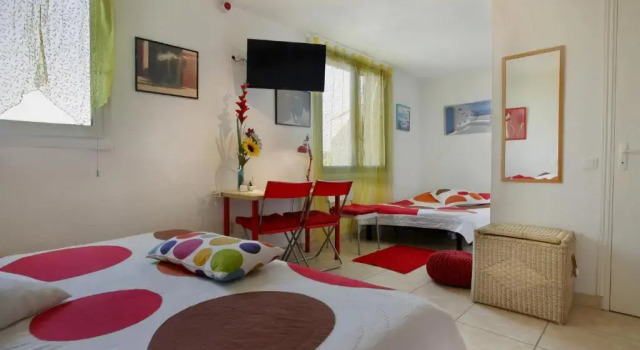 Семейный номер Standard Logis Hôtel Corintel Bordeaux Est