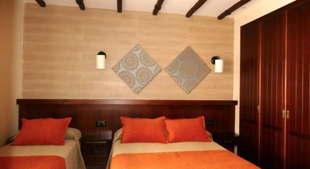 Hotel Rural La Cabrera, Забронировать Отель Лос-Навалусильос Cabañeros