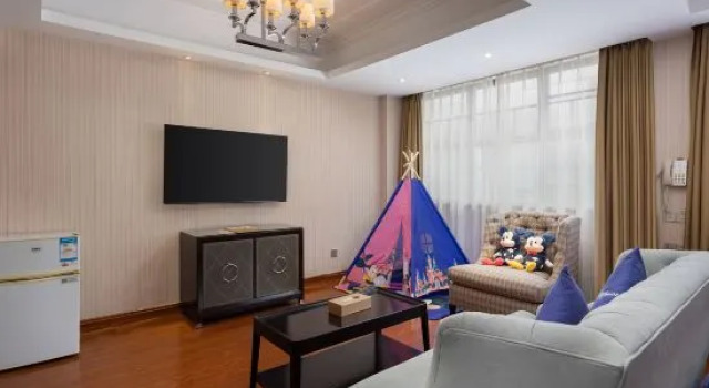 Тент Vienna Zhihao Hotel (Changsha Lugu Park Subway Station Branch)