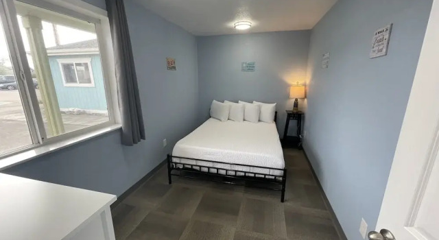 Люкс с 3 комнатами Coastal Inn and Suites