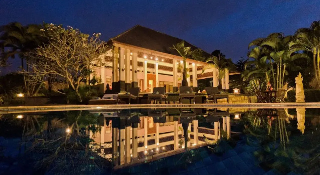 Villa Menari Bali - Seminyak Villa Rental, Rezervovat Vila Chaty v Bali, Chalupa
