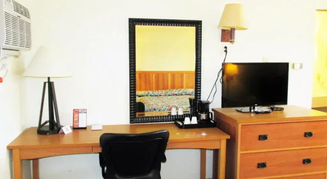 Euclid Motel, Брондау Мотель Бэй Сити Мичиган