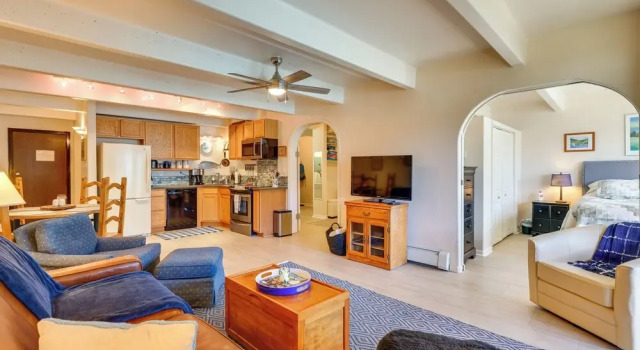 Mtn & Reservoir Views: Cozy Dillon Condo!, Rezerwuj Apartament Hotele w Vail Ski z parkingiem, Parking